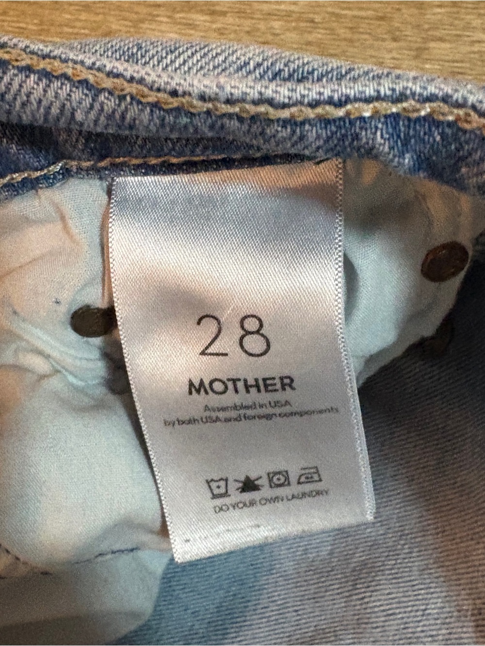MOTHER JEANS SUPERIOR TOMCAT DISTRESSED SIZE 28 - Picture 3 of 11